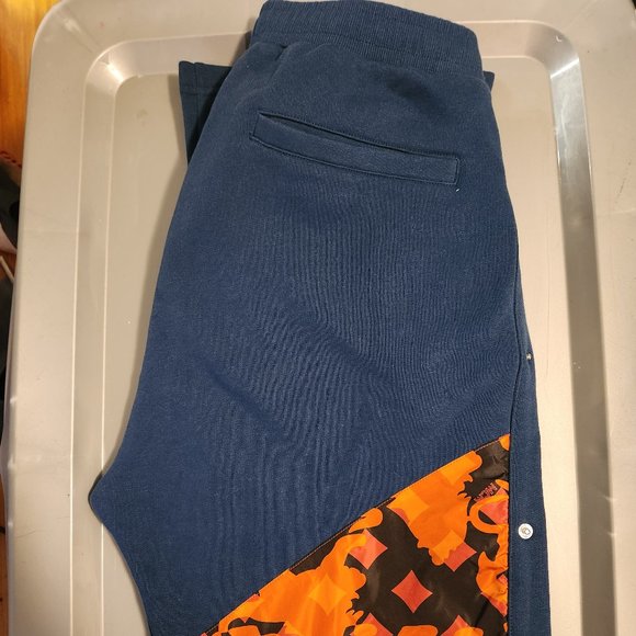 MCM Men's Sweatsuit 2pc set - Picture 6 of 8